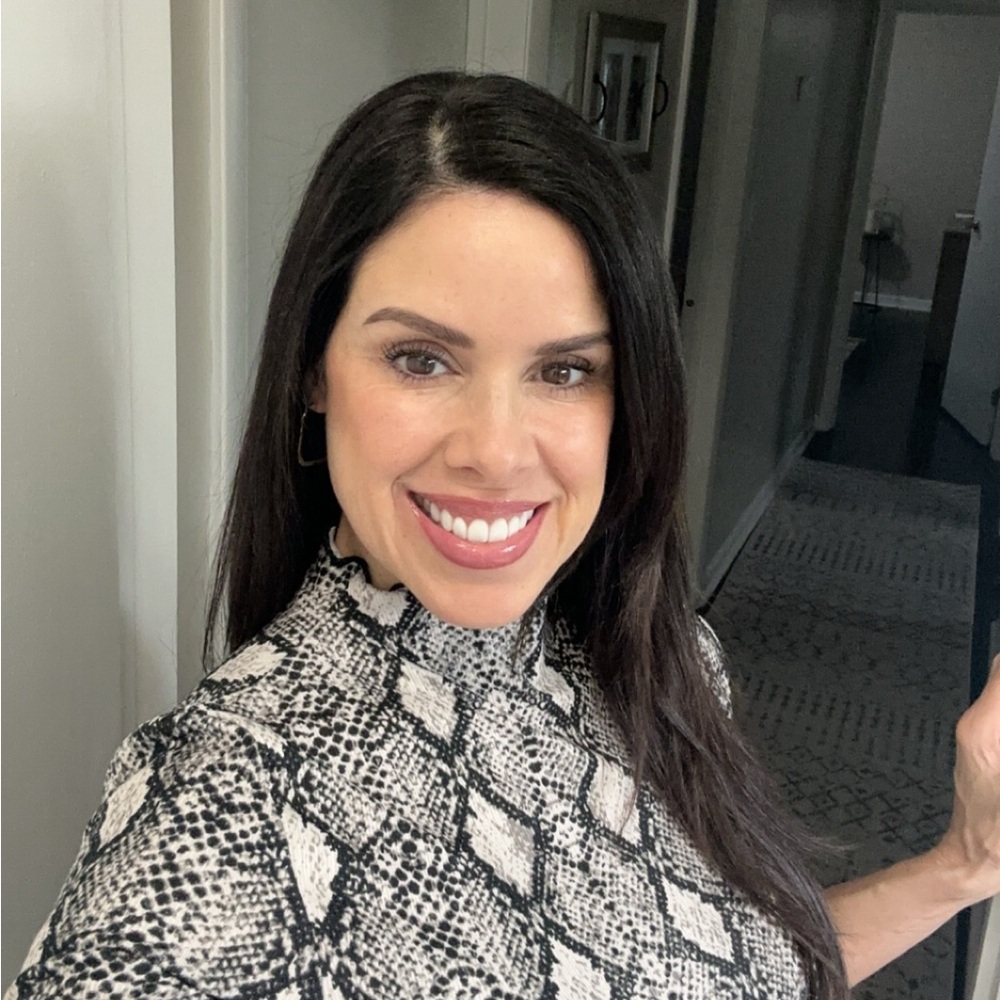 Meet your Posher, Elizabeth